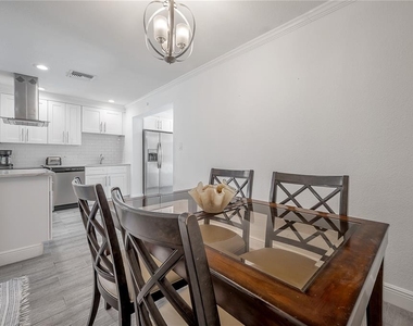 7204 N 15th Street - Photo Thumbnail 15