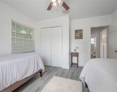 7204 N 15th Street - Photo Thumbnail 13