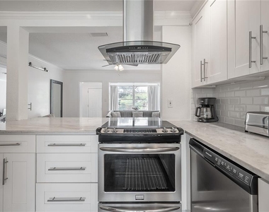 7204 N 15th Street - Photo Thumbnail 19