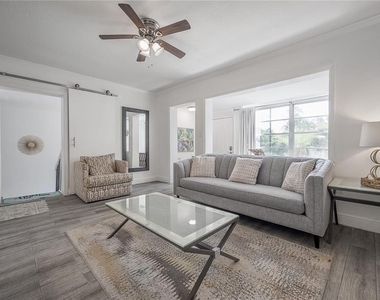 7204 N 15th Street - Photo Thumbnail 5