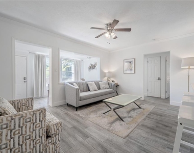 7204 N 15th Street - Photo Thumbnail 4