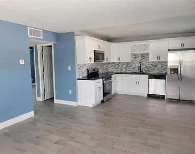 7650 Coquina Way - Photo Thumbnail 15