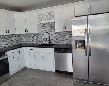 7650 Coquina Way - Photo Thumbnail 2