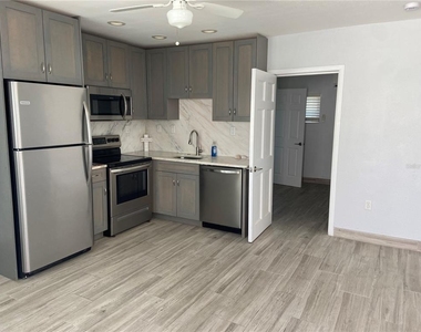 605 69th Avenue - Photo Thumbnail 4