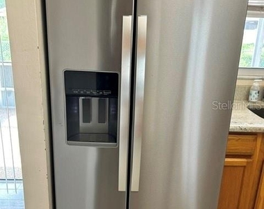 1404 Sandalwood Drive - Photo Thumbnail 11