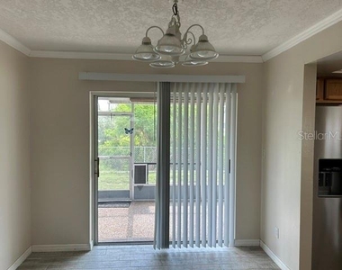 1404 Sandalwood Drive - Photo Thumbnail 8