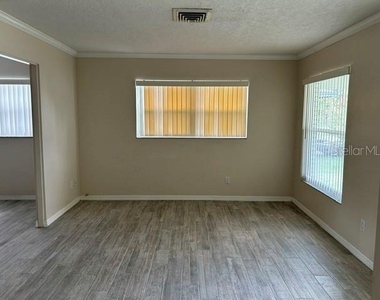 1404 Sandalwood Drive - Photo Thumbnail 3