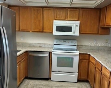 1404 Sandalwood Drive - Photo Thumbnail 9