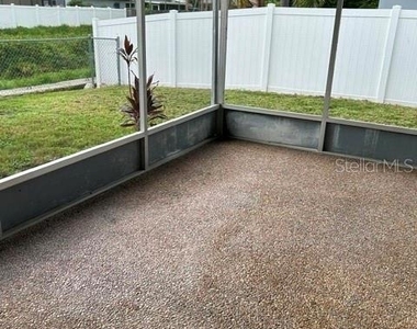 1404 Sandalwood Drive - Photo Thumbnail 12