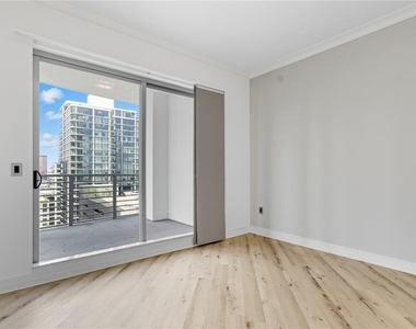 449 S 12th Street - Photo Thumbnail 10