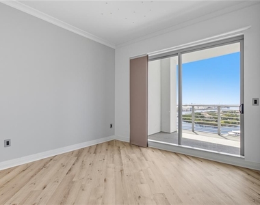 449 S 12th Street - Photo Thumbnail 1