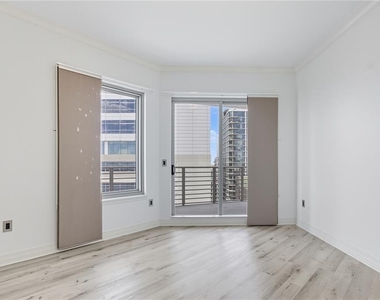 449 S 12th Street - Photo Thumbnail 7