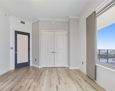 449 S 12th Street - Photo Thumbnail 8
