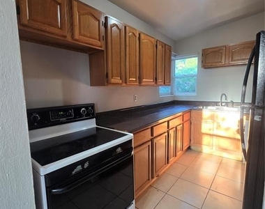 6334 Talbot Circle - Photo Thumbnail 6
