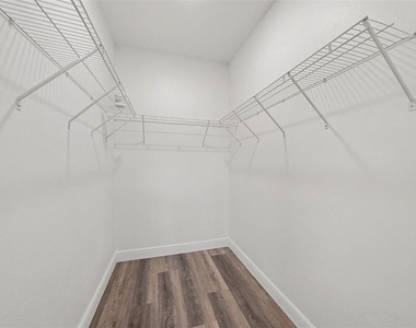 1905 E 23rd Avenue - Photo Thumbnail 14