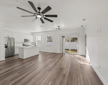 1905 E 23rd Avenue - Photo Thumbnail 5