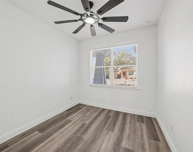 1905 E 23rd Avenue - Photo Thumbnail 17