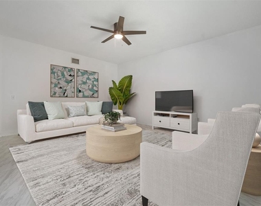 380 Rosalind Lane - Photo Thumbnail 13