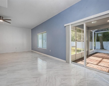 380 Rosalind Lane - Photo Thumbnail 11