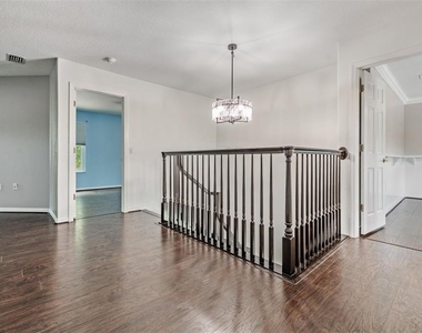 380 Rosalind Lane - Photo Thumbnail 19