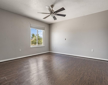 380 Rosalind Lane - Photo Thumbnail 31