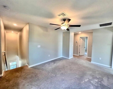 16717 Delia Street - Photo Thumbnail 8