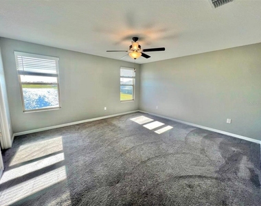 16717 Delia Street - Photo Thumbnail 9