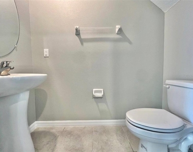 16717 Delia Street - Photo Thumbnail 7