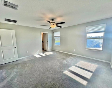16717 Delia Street - Photo Thumbnail 10