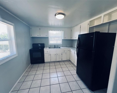 5237 1st Street - Photo Thumbnail 6