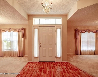 778 Nw Hamm Street - Photo Thumbnail 2