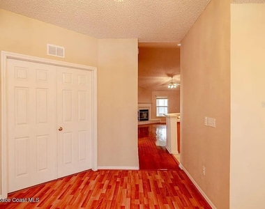 778 Nw Hamm Street - Photo Thumbnail 3