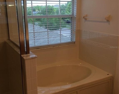 10515 Coral Key Avenue - Photo Thumbnail 20