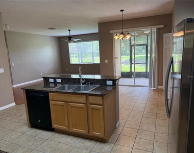 10515 Coral Key Avenue - Photo Thumbnail 12