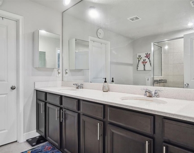 5950 Grand Sonata Avenue - Photo Thumbnail 19