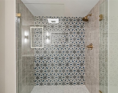 14810 Rue De Bayonne - Photo Thumbnail 35