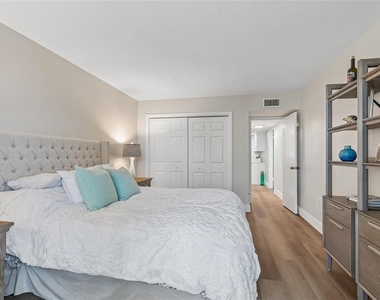 14810 Rue De Bayonne - Photo Thumbnail 31