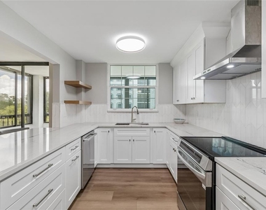 14810 Rue De Bayonne - Photo Thumbnail 10