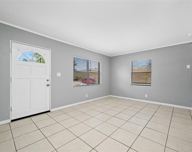 3246 20th Avenue S - Photo Thumbnail 3