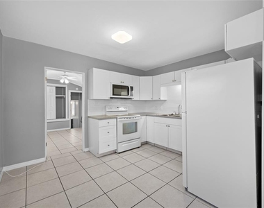 3246 20th Avenue S - Photo Thumbnail 2