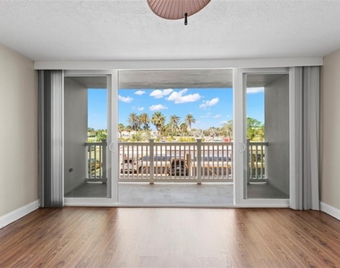 500 Treasure Island Causeway - Photo Thumbnail 6