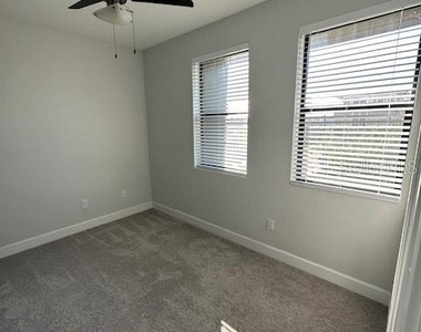 401 N Oregon Avenue - Photo Thumbnail 19