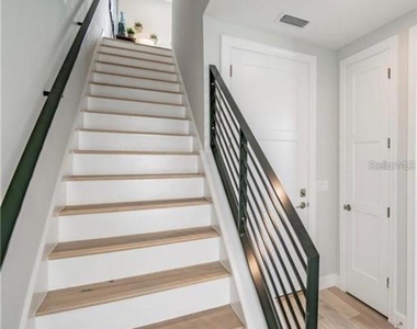 401 N Oregon Avenue - Photo Thumbnail 1