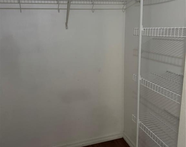 495 Las Cortes Lane - Photo Thumbnail 9