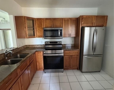495 Las Cortes Lane - Photo Thumbnail 3