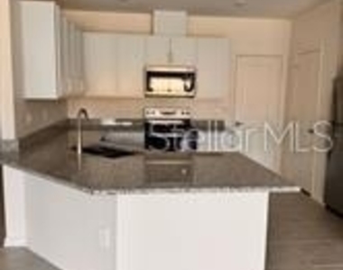9282 Westside Hills Drive - Photo Thumbnail 4