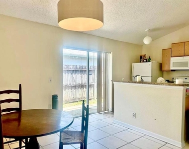 13087 Odyssey Lake Way - Photo Thumbnail 4