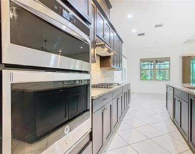 8325 Topsail Place - Photo Thumbnail 12