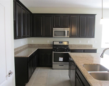 2404 Sabastian Street - Photo Thumbnail 2