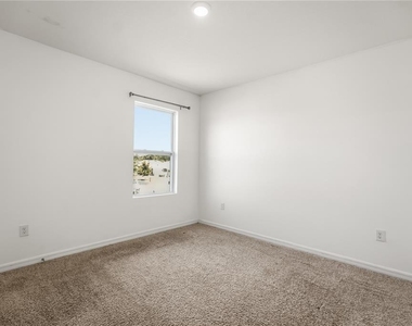 1711 Setter Avenue - Photo Thumbnail 28